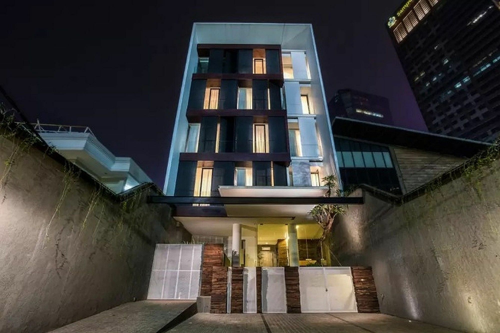 Zen Premium Sampoerna Strategic Square Hotell Jakarta Exteriör bild