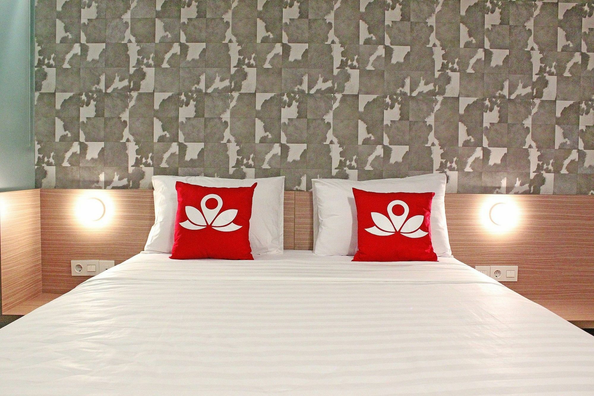 Zen Premium Sampoerna Strategic Square Hotell Jakarta Exteriör bild