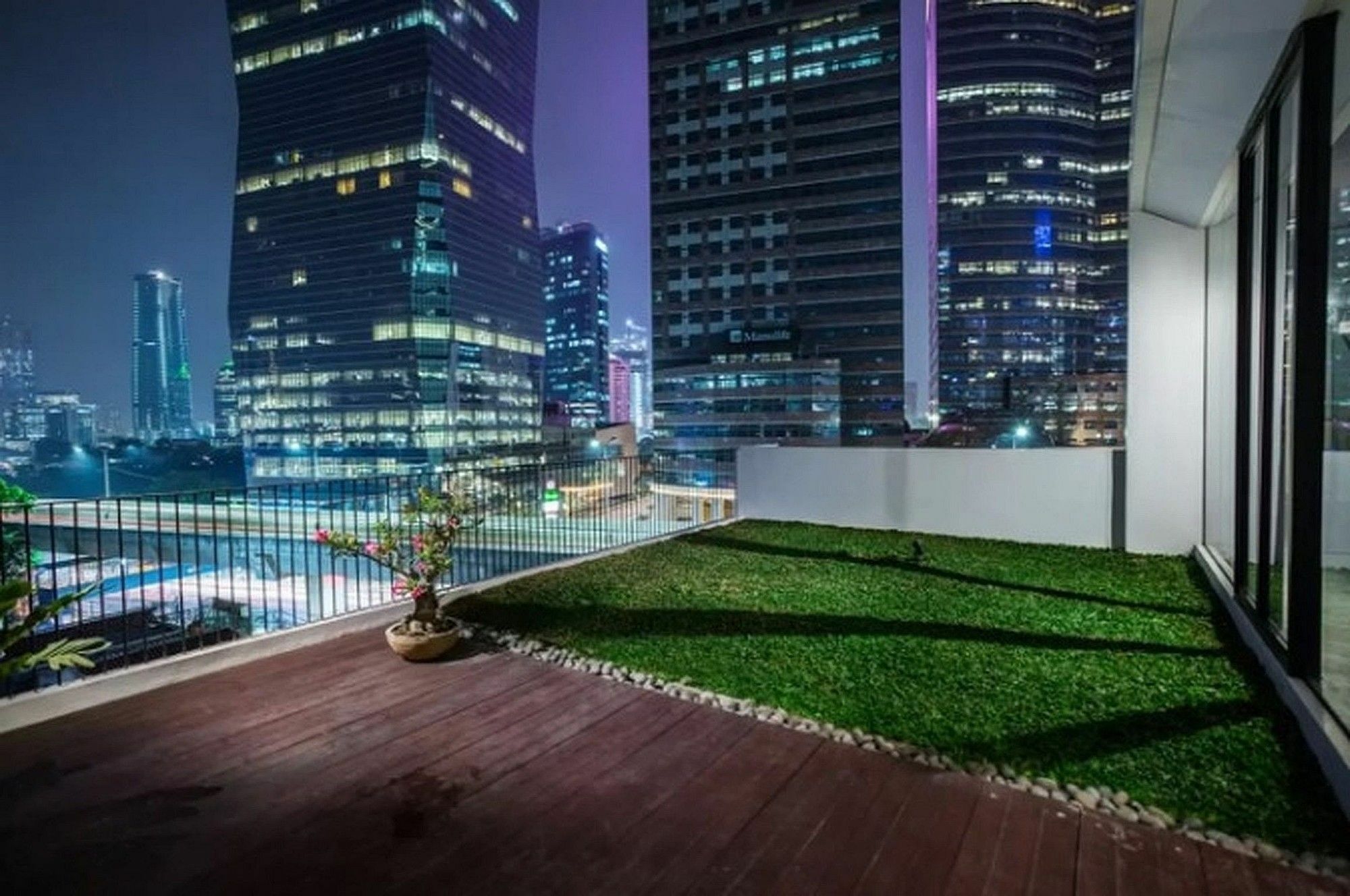 Zen Premium Sampoerna Strategic Square Hotell Jakarta Exteriör bild