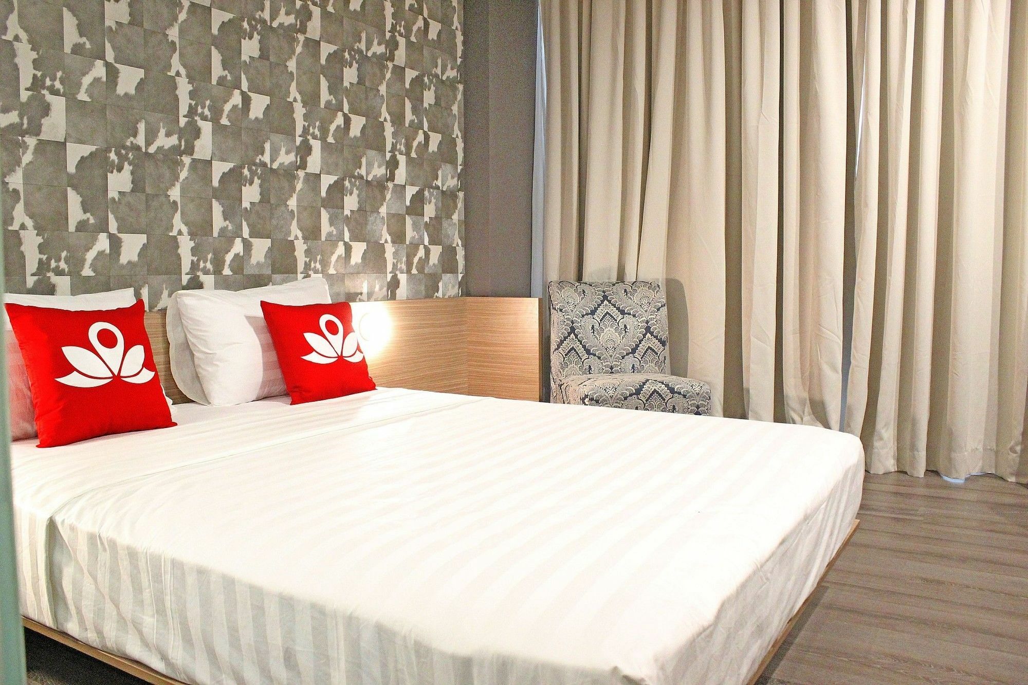 Zen Premium Sampoerna Strategic Square Hotell Jakarta Exteriör bild