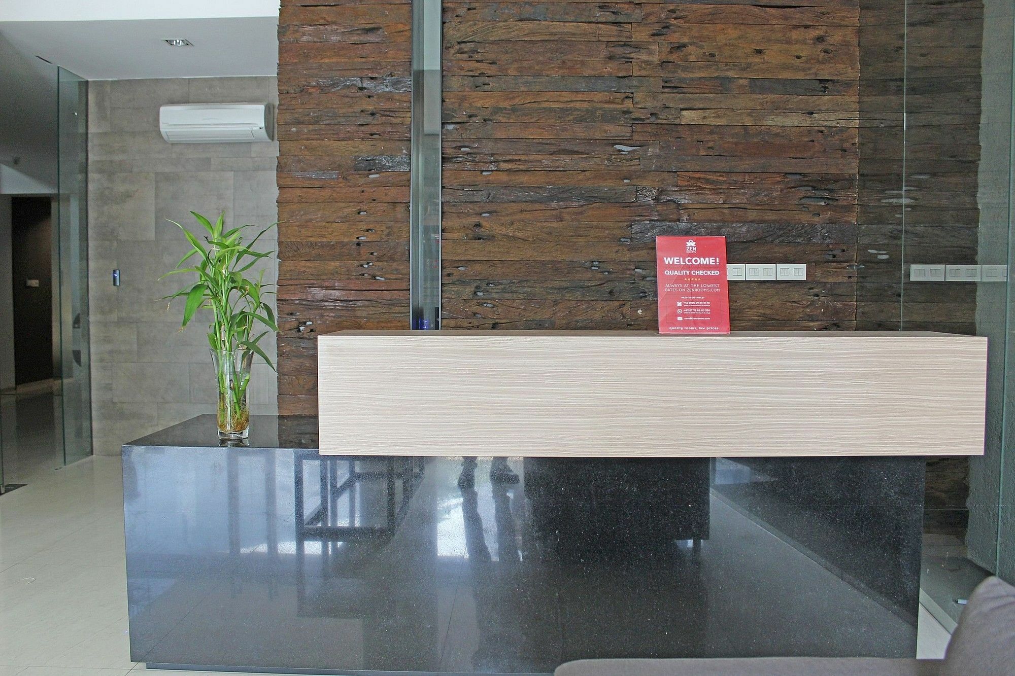 Zen Premium Sampoerna Strategic Square Hotell Jakarta Exteriör bild
